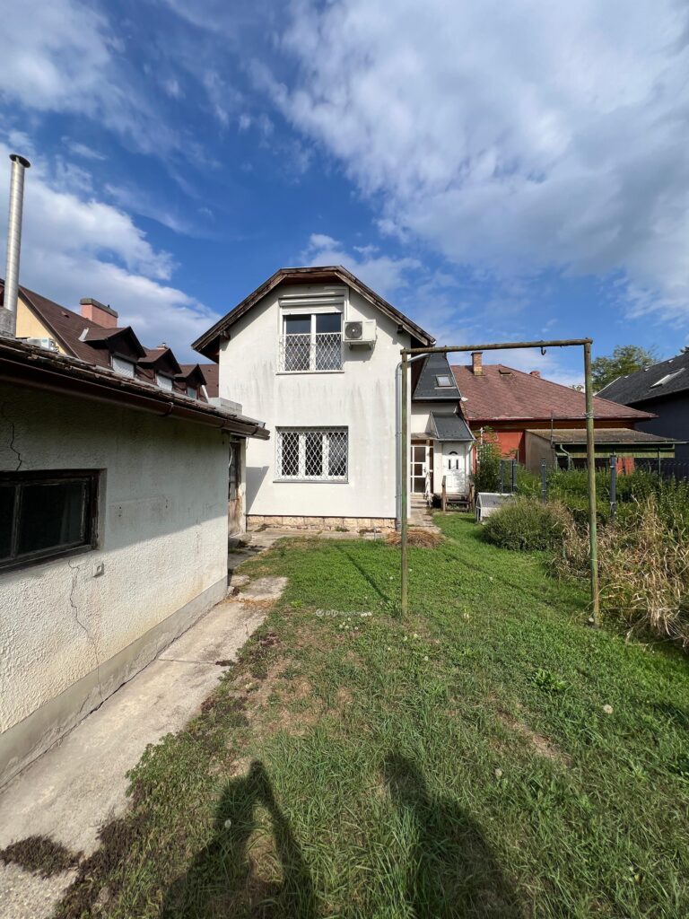270769476